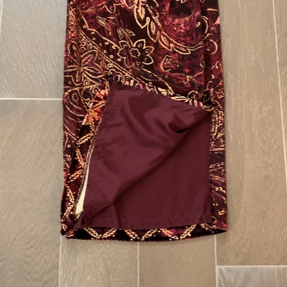 Emanuel Ungaro crushed velvet style full length skirt. - Picture 4 of 5